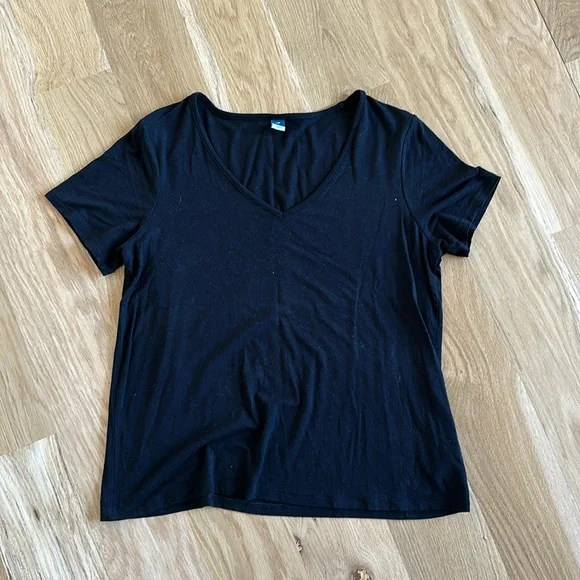 Old Navy Luxe V neck - Picture 1 of 2